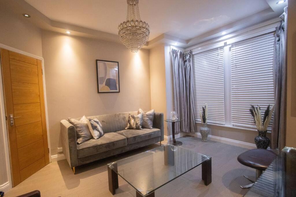 Oikoshomes Three Bedroom Flat In London Exterior photo